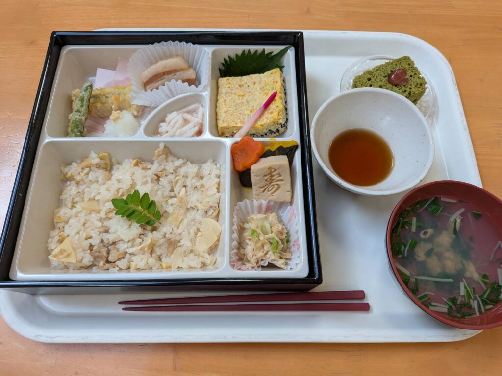 季節を感じるお食事～お花見弁当～